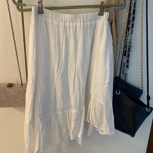 Flowy white midi boho skirt!